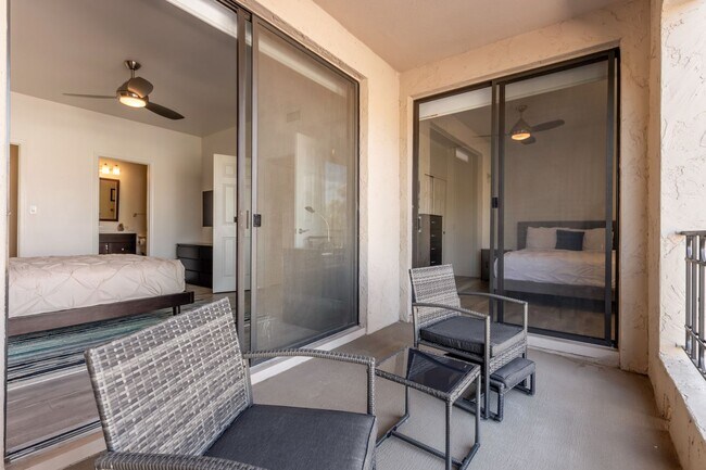Building Photo - Two bedroom condo
