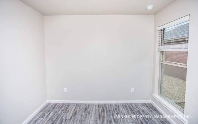 Building Photo - 2114 N. Ave. L-B