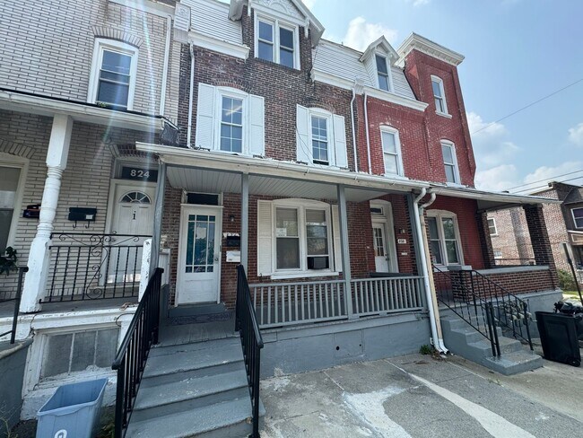 Building Photo - 826 N Ninth St