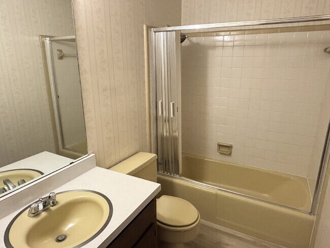 Building Photo - "Charming 3-Bedroom home in Mary Esther!"