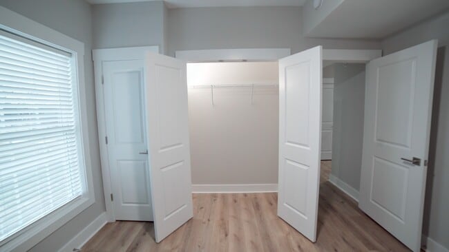 Building Photo - Woodlawn Estates