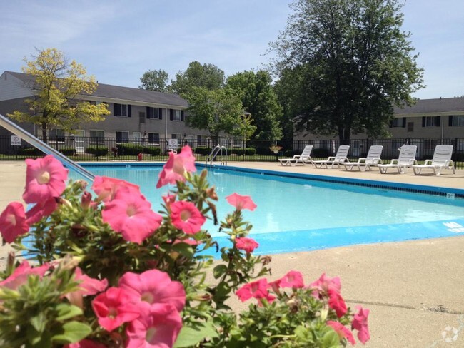 Swimming Pool - Century Square Townhomes
