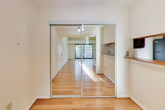 Building Photo - Top Floor 1-2 bed w/ a loft [ can be a 2nd BEDROOM] plus  1.5 Baths and SECURE GARAGE SPACE