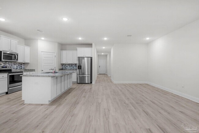 Building Photo - 7814 Burnside Lp