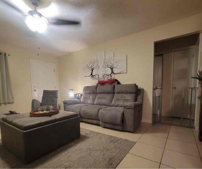 Building Photo - 2257 Palmwood Dr