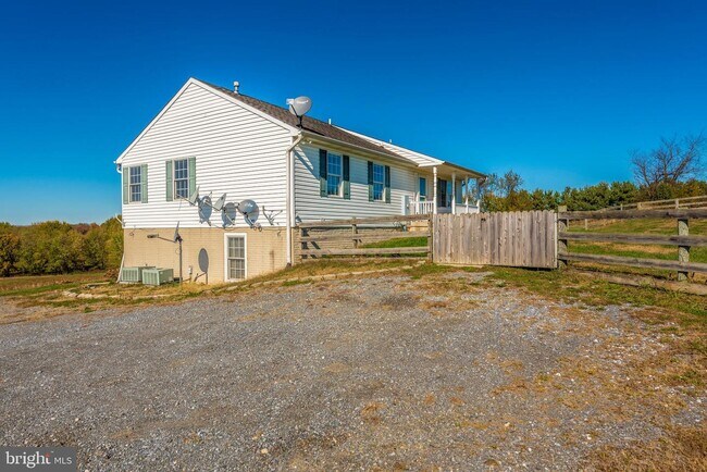 Building Photo - 8960 Albaugh Rd