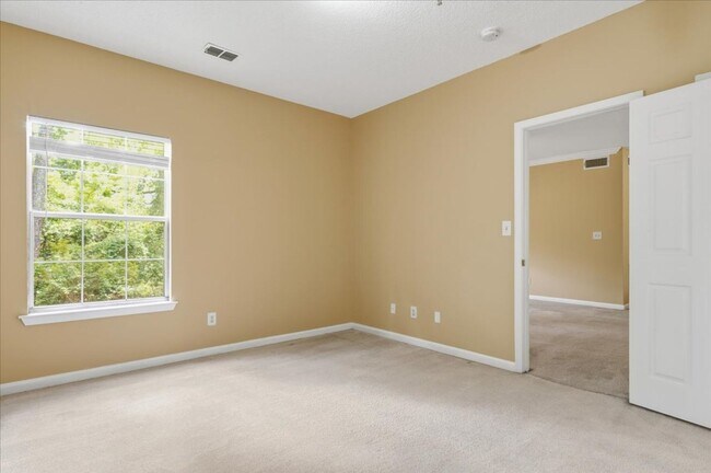 Building Photo - 1202 Walden Park Dr