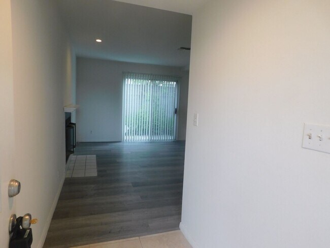 Building Photo - ALH7811