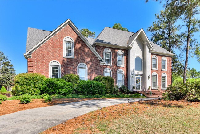 Building Photo - 211 Kestwick Dr W