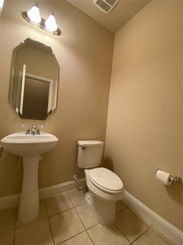 Building Photo - 2565 Jackson Dr