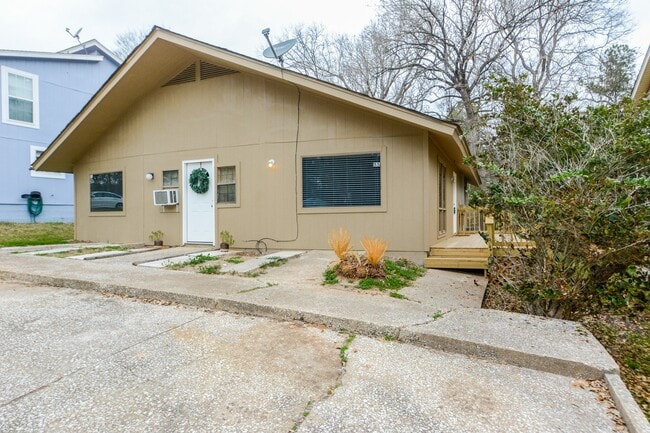 Building Photo - 51 Harbour Row Dr