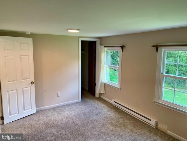 Building Photo - 483 Alleghenyville Rd