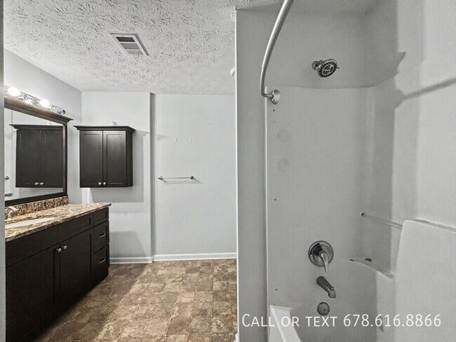 Building Photo - 560 Lee Byrd Rd