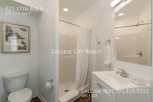 Building Photo - 923 17th Ave E