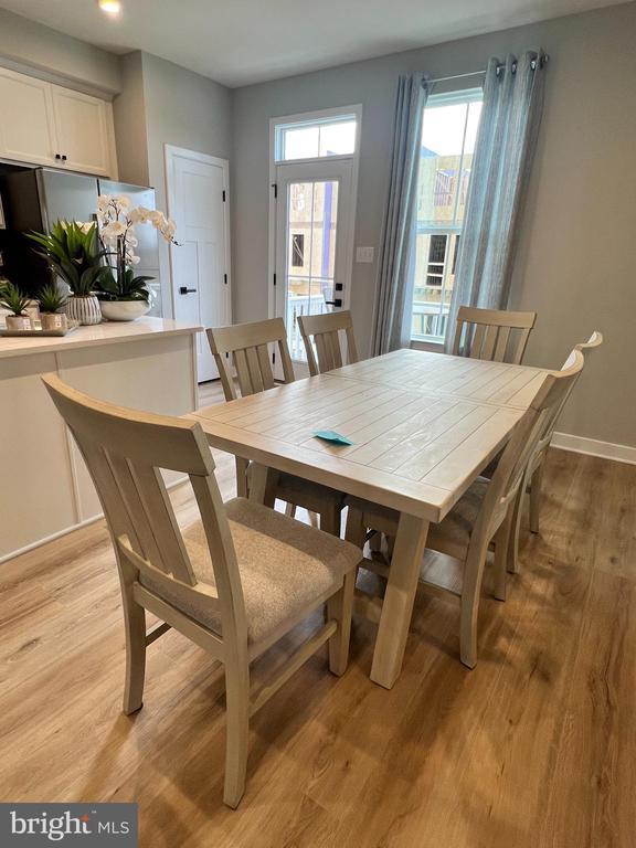 Building Photo - 5 Sidney Ln