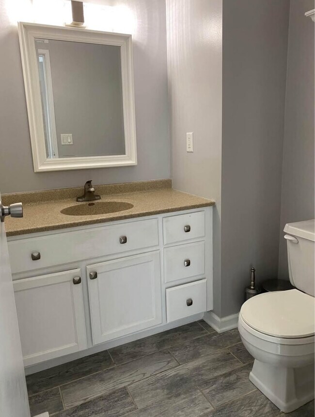 Building Photo - 6271 Architrave Dr SE