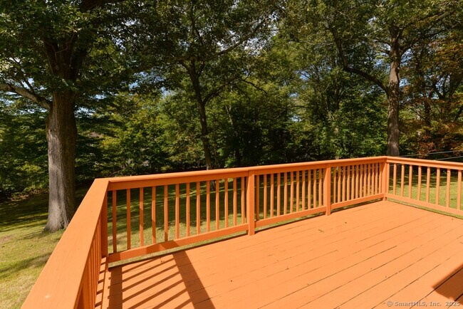 Building Photo - 62 Candlewood Lake Rd