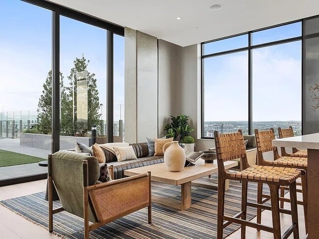 Building Photo - 1212 Demonbreun St