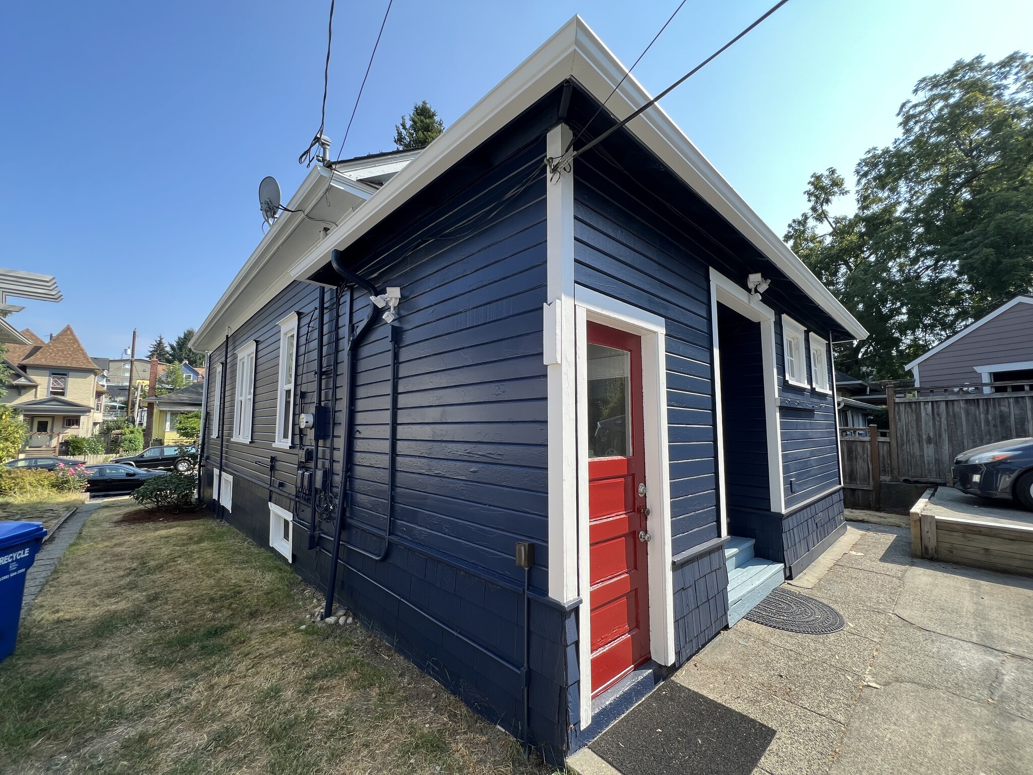 Building Photo - 5511 Brooklyn Ave NE