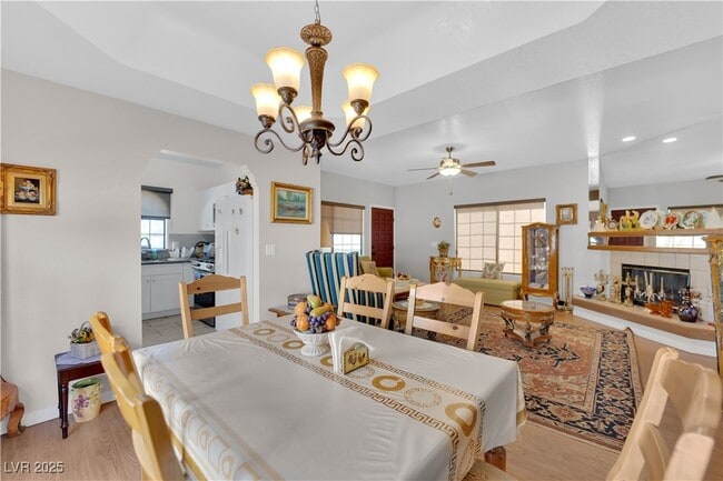 Building Photo - 1419 Santa Margarita St