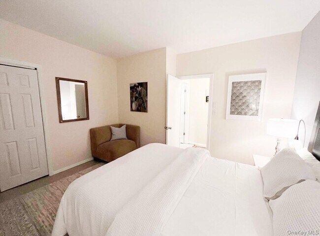 Building Photo - 23 Pearl St