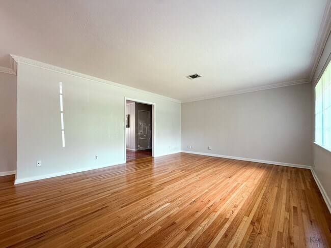 Building Photo - 8902 Blankenship Dr
