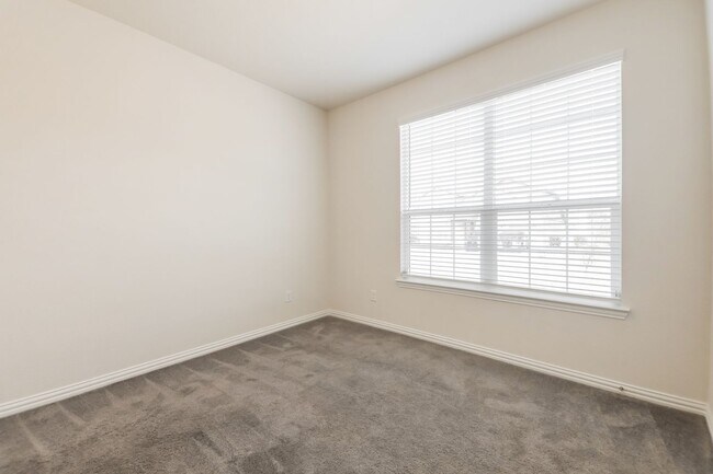 Building Photo - 2409 Rooster Ln