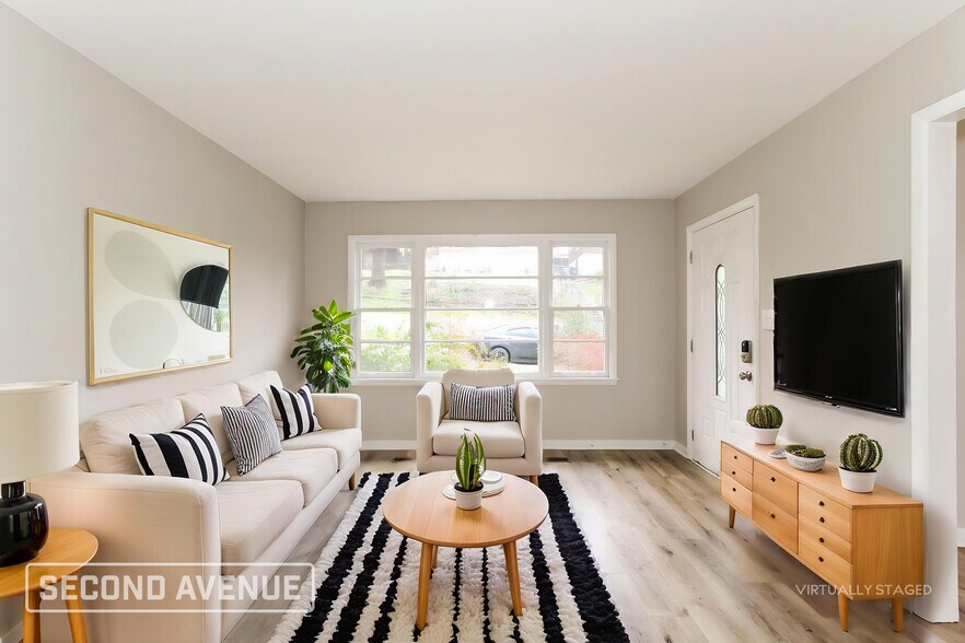 Building Photo - 1924 Portage Ave