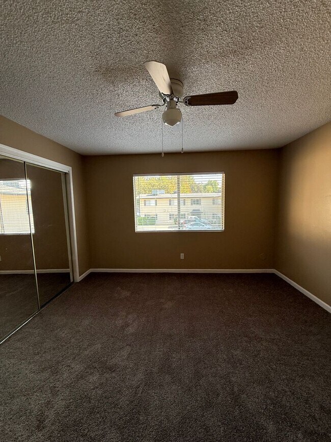 Building Photo - 811-811 Taylor St