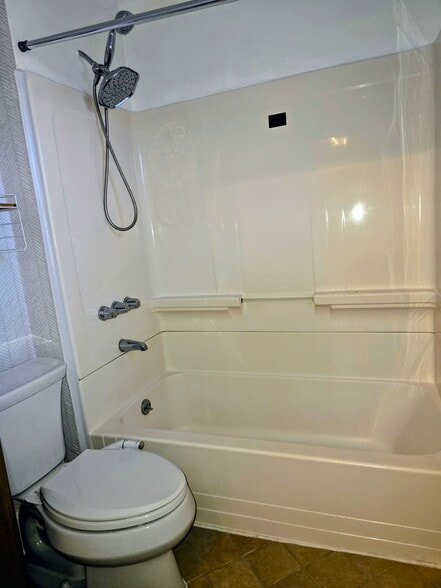 Building Photo - 310 N High St