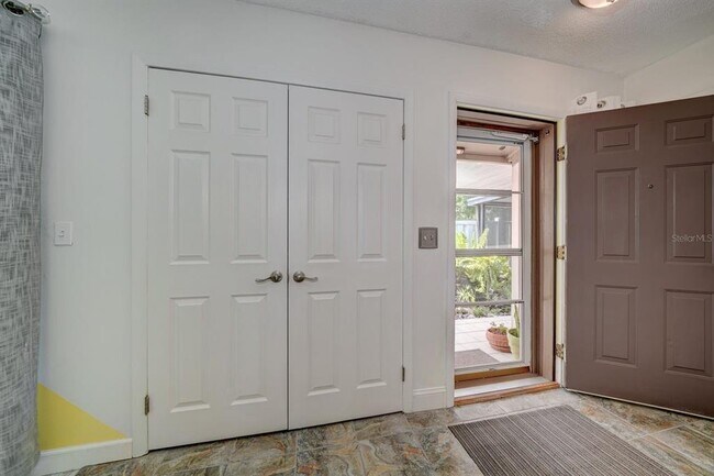 Building Photo - 7223 San Luis Ct