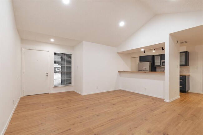 Building Photo - 100 Nicole Cove