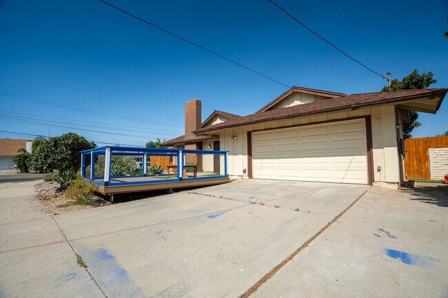 Building Photo - Furnished 4BR Oceanside Retreat w/ Pool Table, Home Gym & Utilities Included