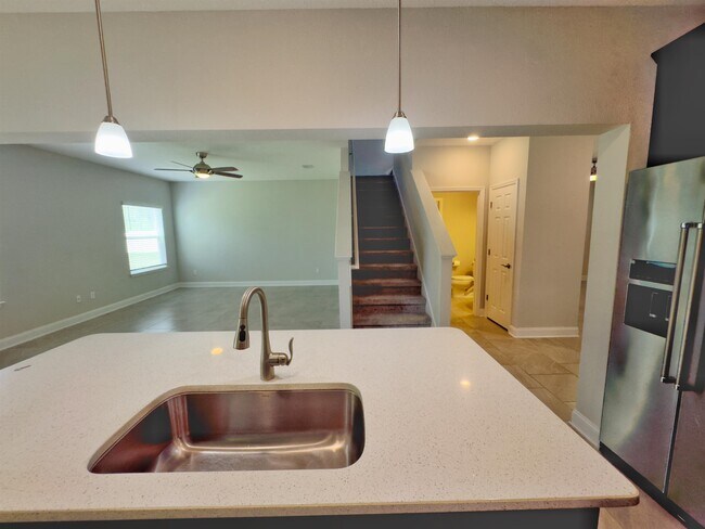 Building Photo - 13870 Harlowton Ave