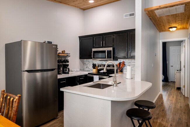 Building Photo - 235 Ozark Mountain Resort Dr