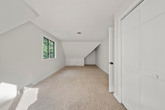 Building Photo - 731 Grove St