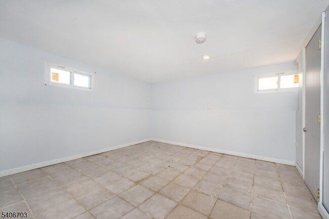 Building Photo - 86 Watsessing Ave