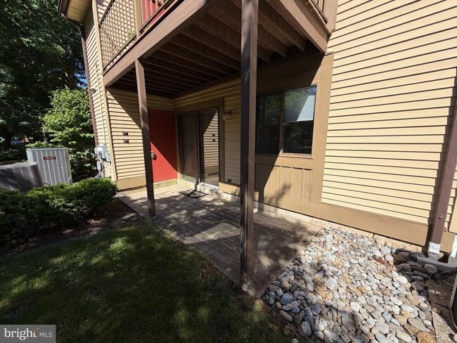 Building Photo - 402B Cypress Point Cir