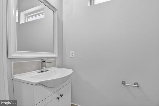 Building Photo - 13102 Ideal Dr