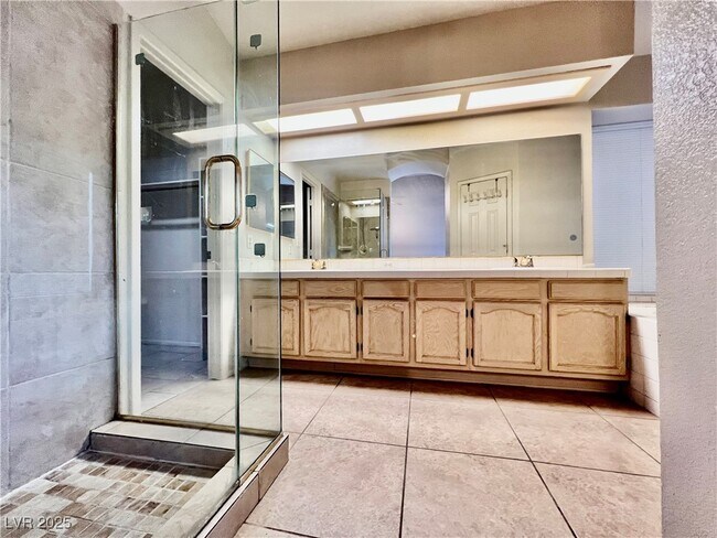 Building Photo - 8420 Airmont Ct