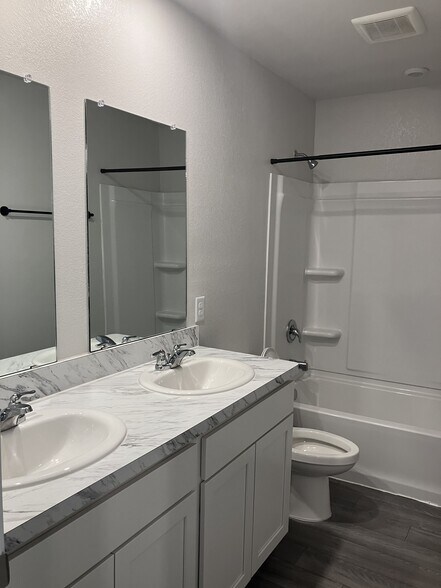 Building Photo - 1324 Mill Mtn