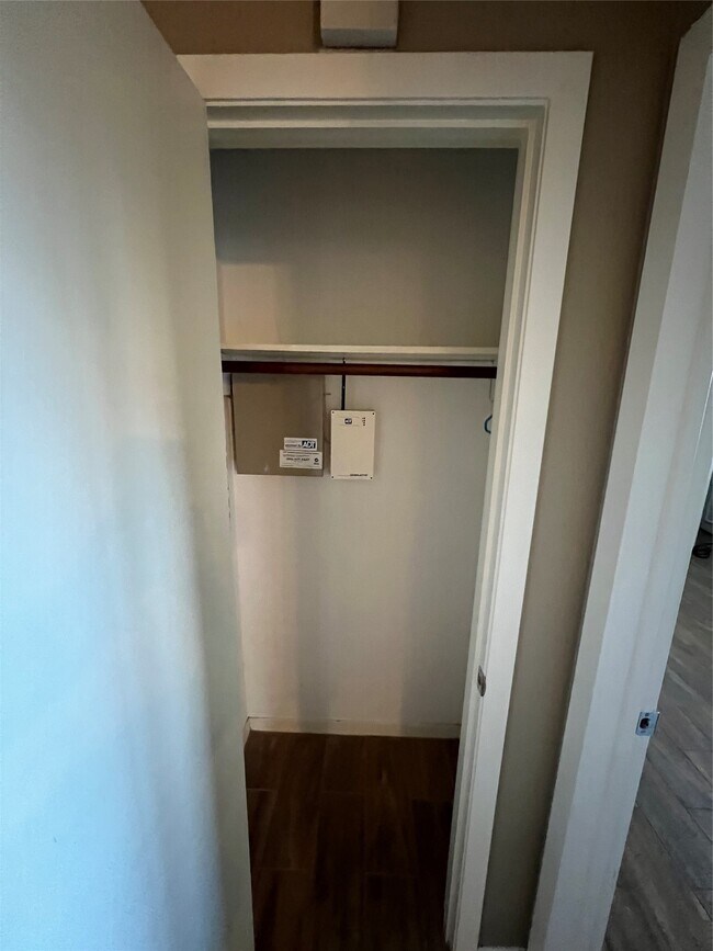 Building Photo - 6010 Hoover St