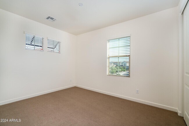 Building Photo - 4015 S Pecan Dr