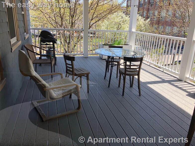 Building Photo - 268 Broadway