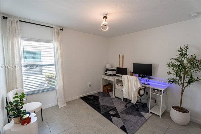 Building Photo - 6172 NW Sweetwood Dr