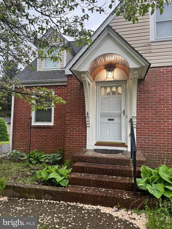 Building Photo - 1747 W McGalliard Ave