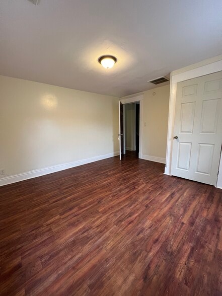 Building Photo - 421 NY-146