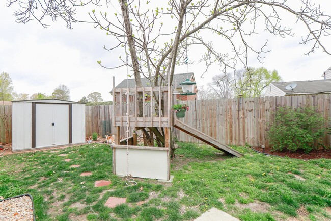 Building Photo - Stylish 3-Bed Brick Home in Central VB!