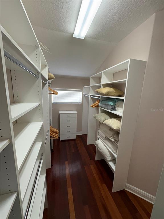 Building Photo - 9718 Pineola Dr