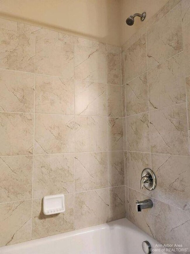 Building Photo - 5643 Arbor Chase Dr